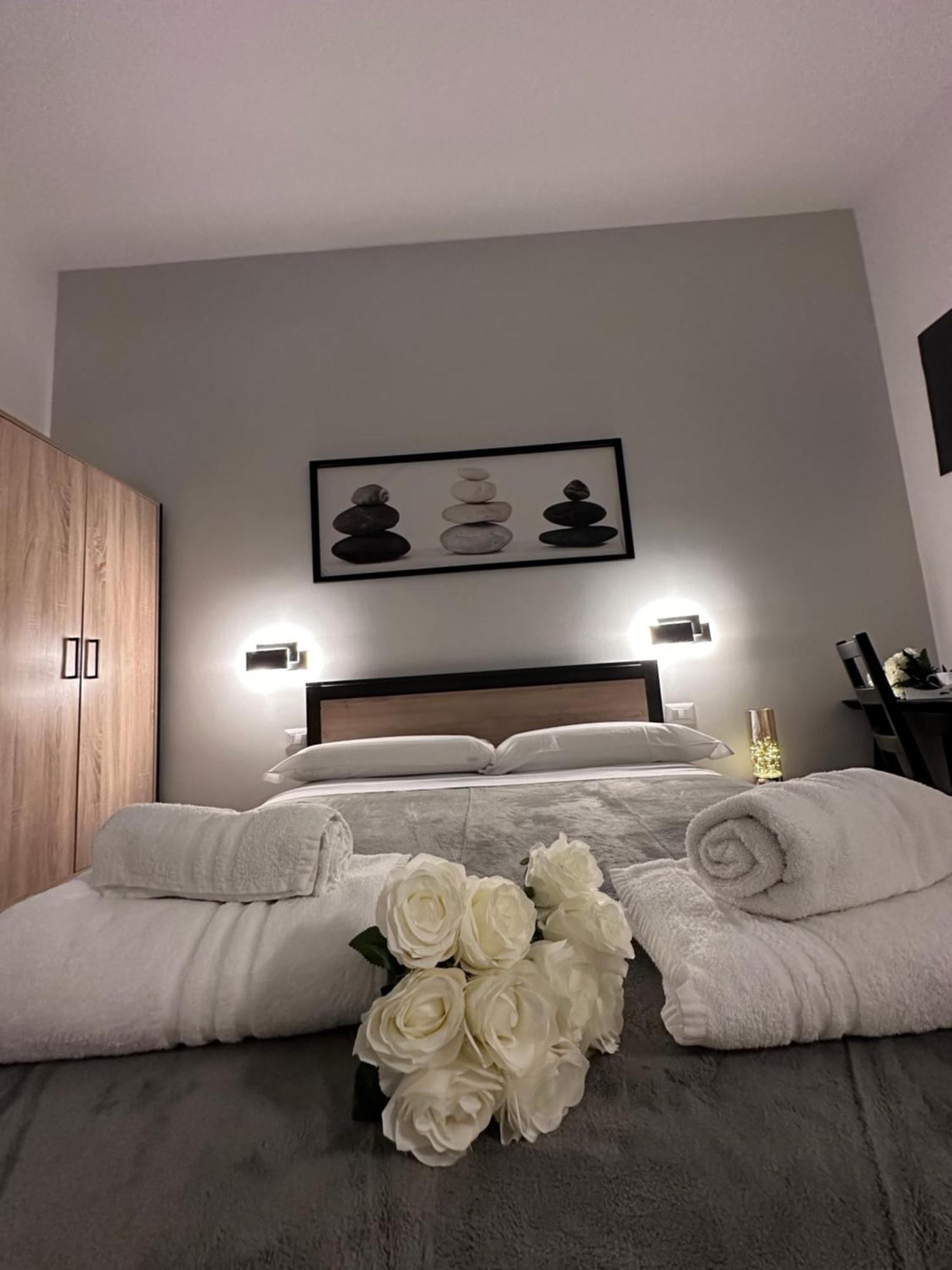 Roma Guesthouse Affittacamere Centro Citta' Softrooms-Metro' A 1 Metro 로마 외부 사진