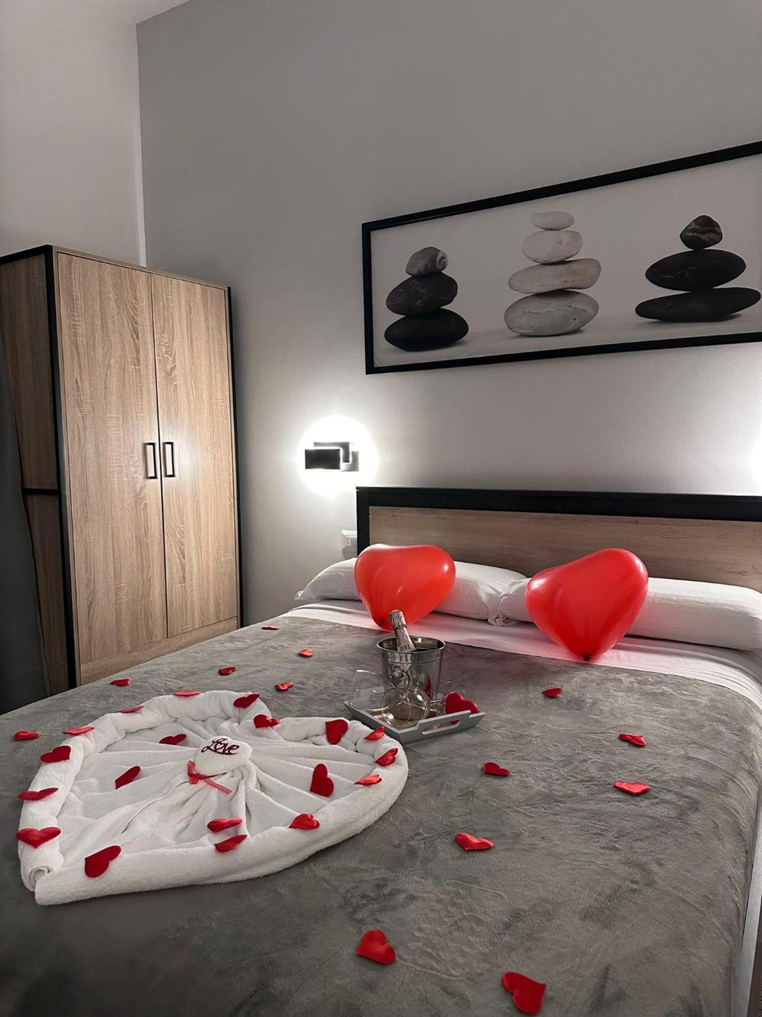 Roma Guesthouse Affittacamere Centro Citta' Softrooms-Metro' A 1 Metro 로마 외부 사진